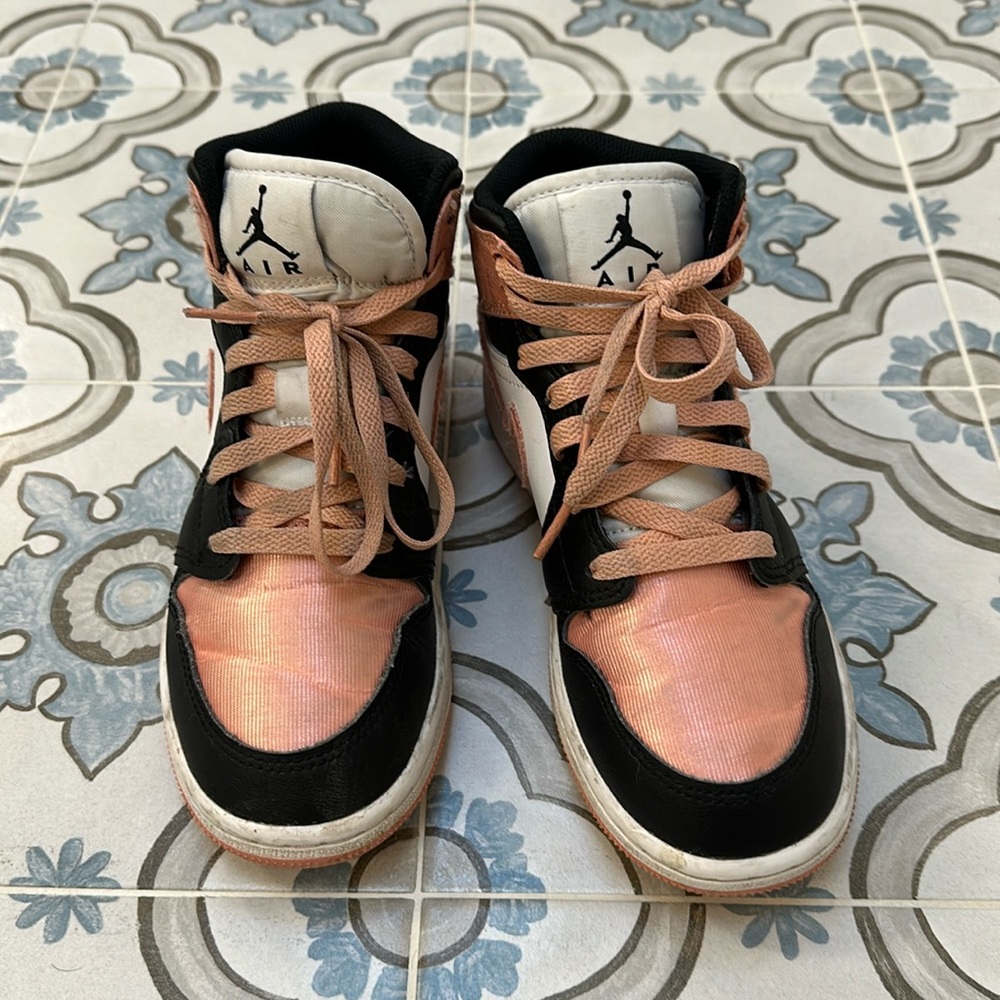 Girls Air Jordan 1 Mid - 3.5Y